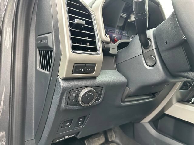 Certified 2022 Ford F250 Lariat w/ Tremor Off-Road Package AWD/4WD image 15