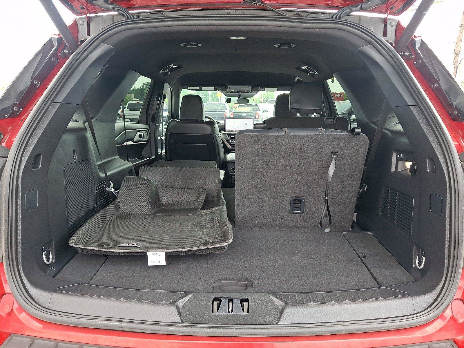 Certified 2025 Ford Explorer ST-Line AWD/4WD image 28