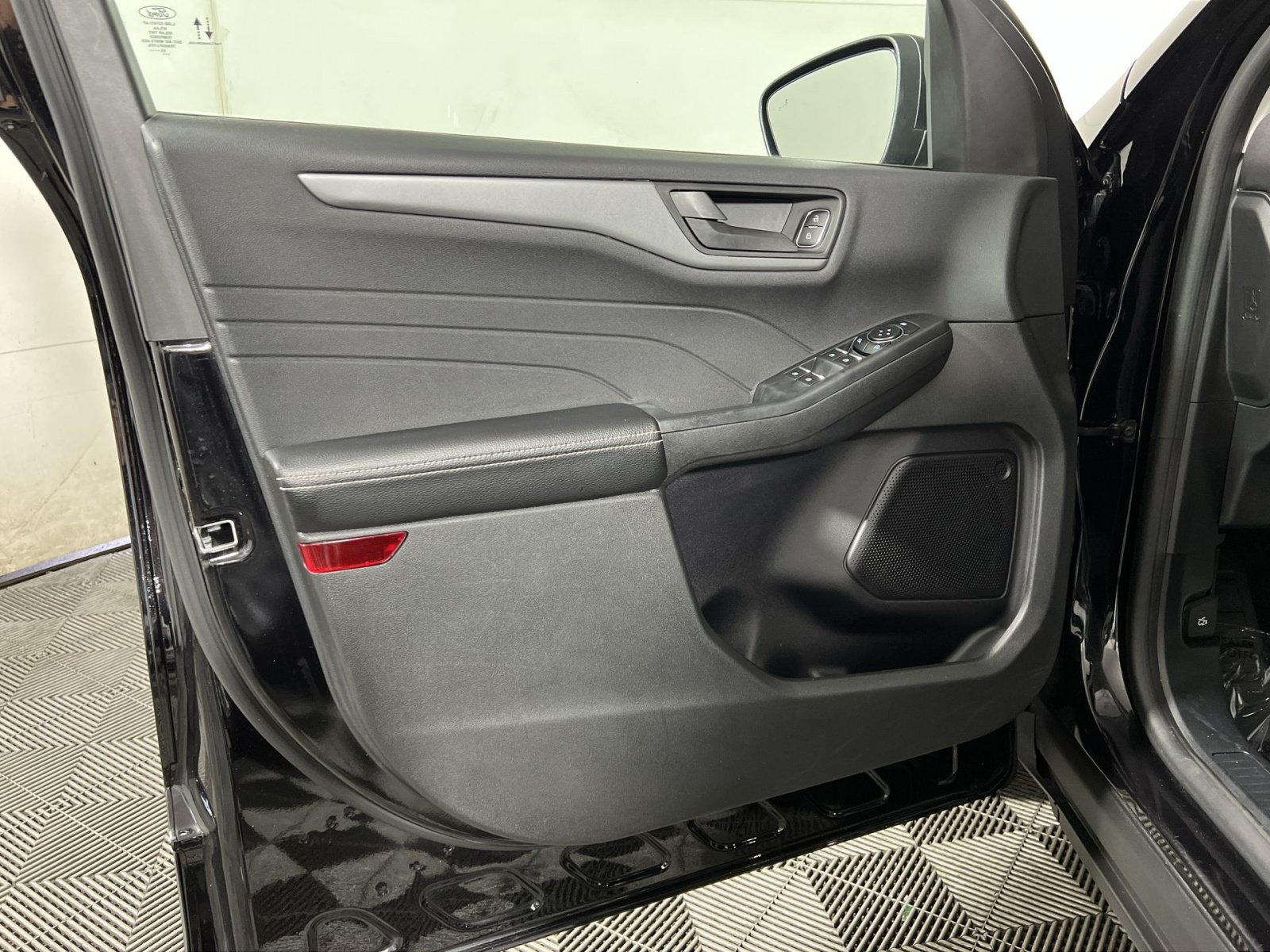 Certified 2023 Ford Escape Active AWD/4WD image 14