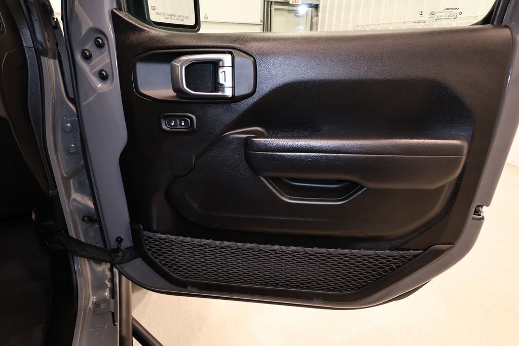 Used 2023 Jeep Gladiator Willys image 19