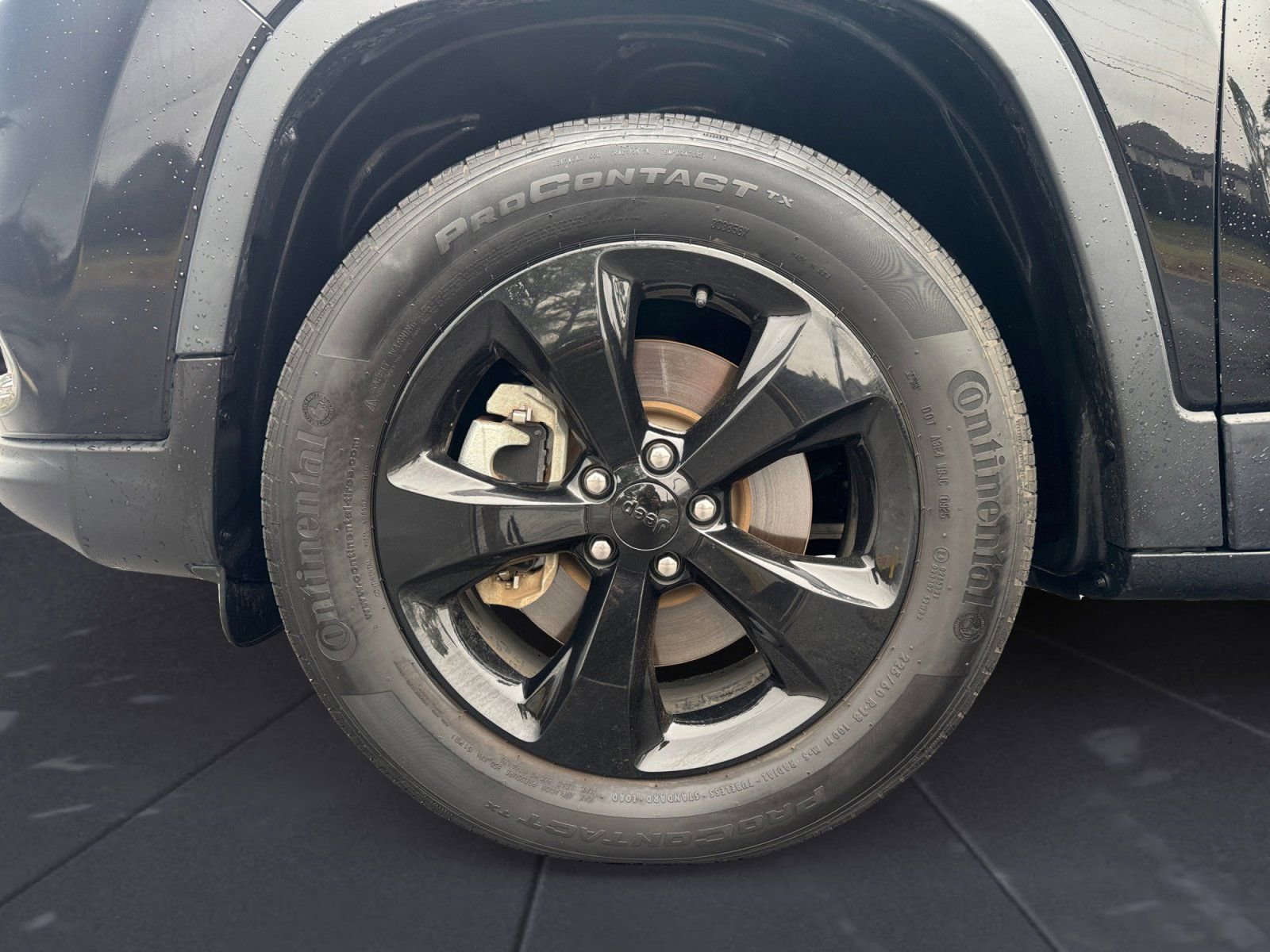 Used 2021 Jeep Cherokee Latitude Plus image 14