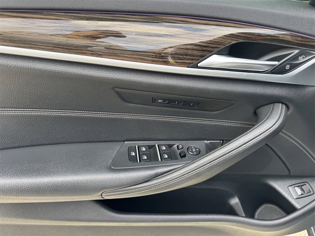 Used 2019 BMW 540i 540i w/ Convenience Package image 11