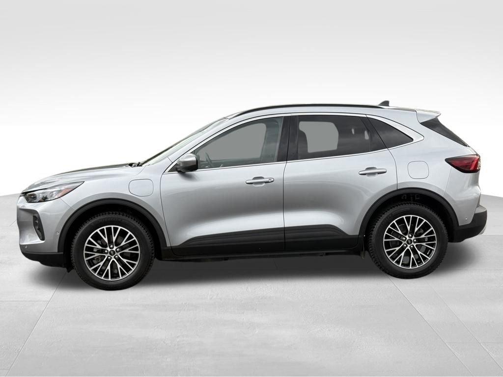 Certified 2023 Ford Escape SE w/ PHEV Premium Package image 6