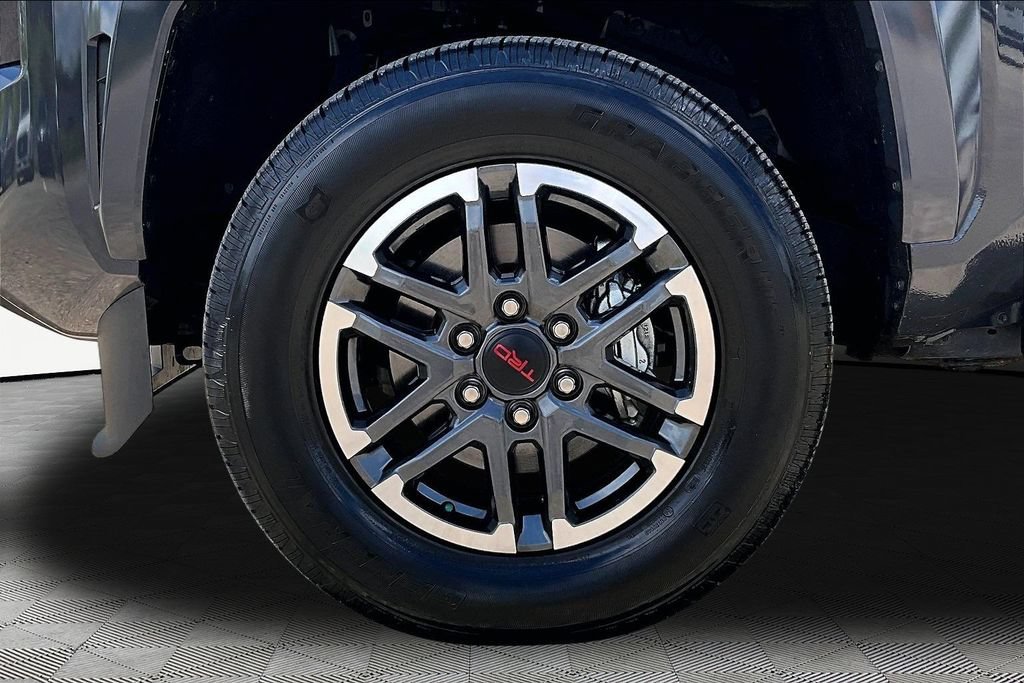 Used 2025 Toyota Tacoma TRD Sport AWD/4WD image 9