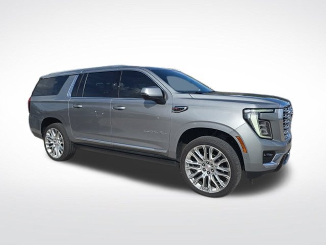 Used 2025 GMC Yukon XL Denali w/ Denali Reserve Package AWD/4WD image 1