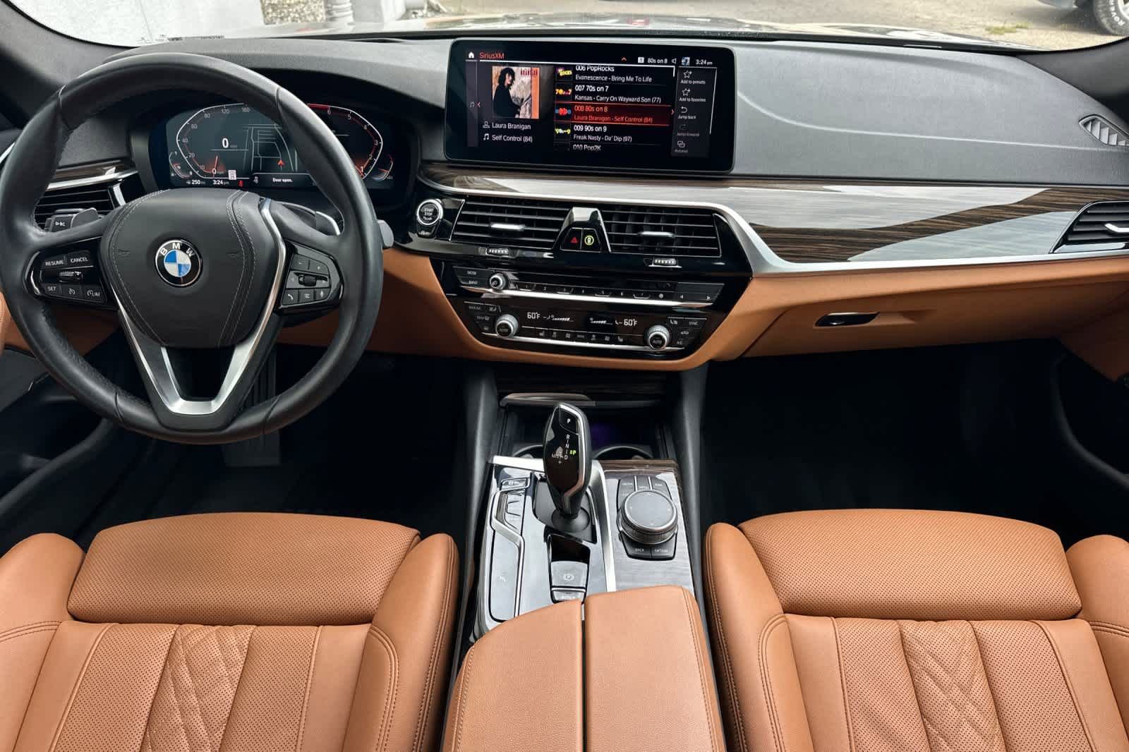 Used 2021 BMW 530i w/ Premium Package RWD image 3