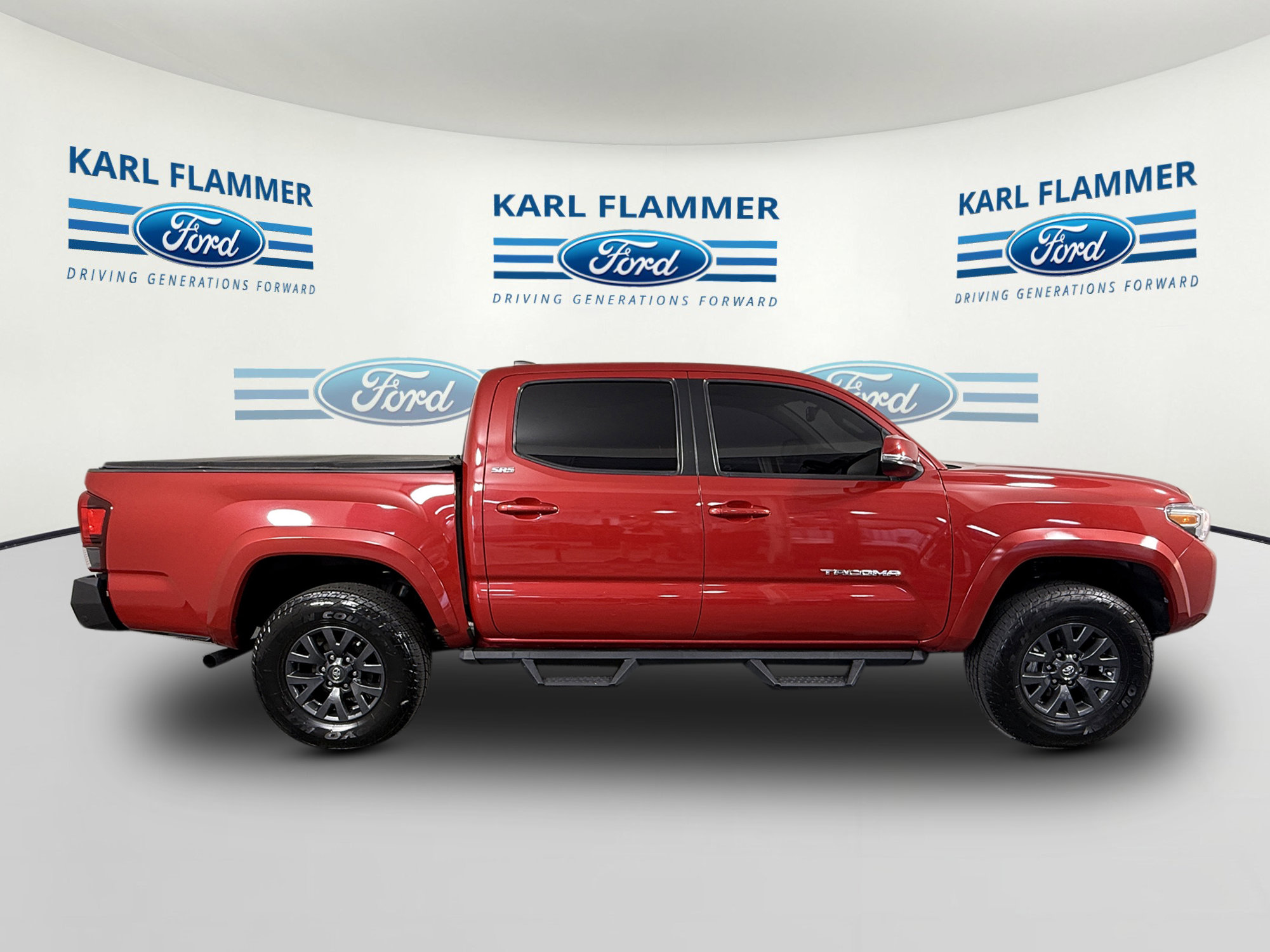 Used 2023 Toyota Tacoma SR5 w/ Technology Package AWD/4WD image 2