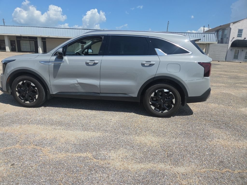Used 2025 Kia Sorento S w/ Panoramic Sunroof Package FWD image 8