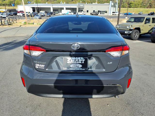 Used 2025 Toyota Corolla LE FWD image 3