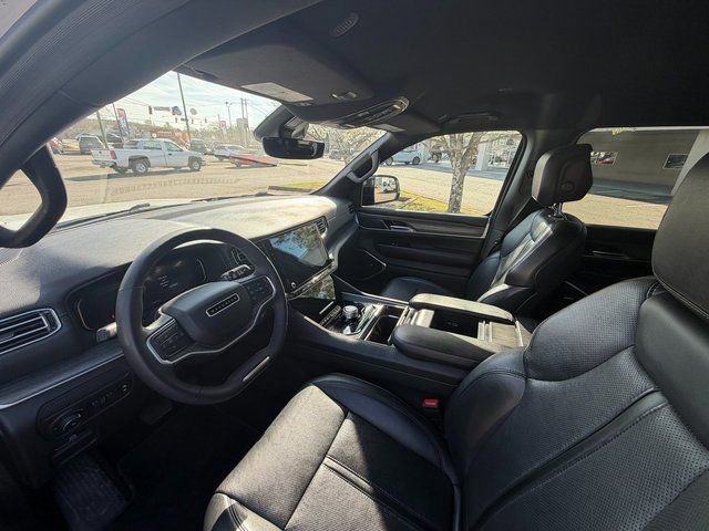 Used 2024 Jeep Wagoneer Series II w/ Flexible Seating Group image 3