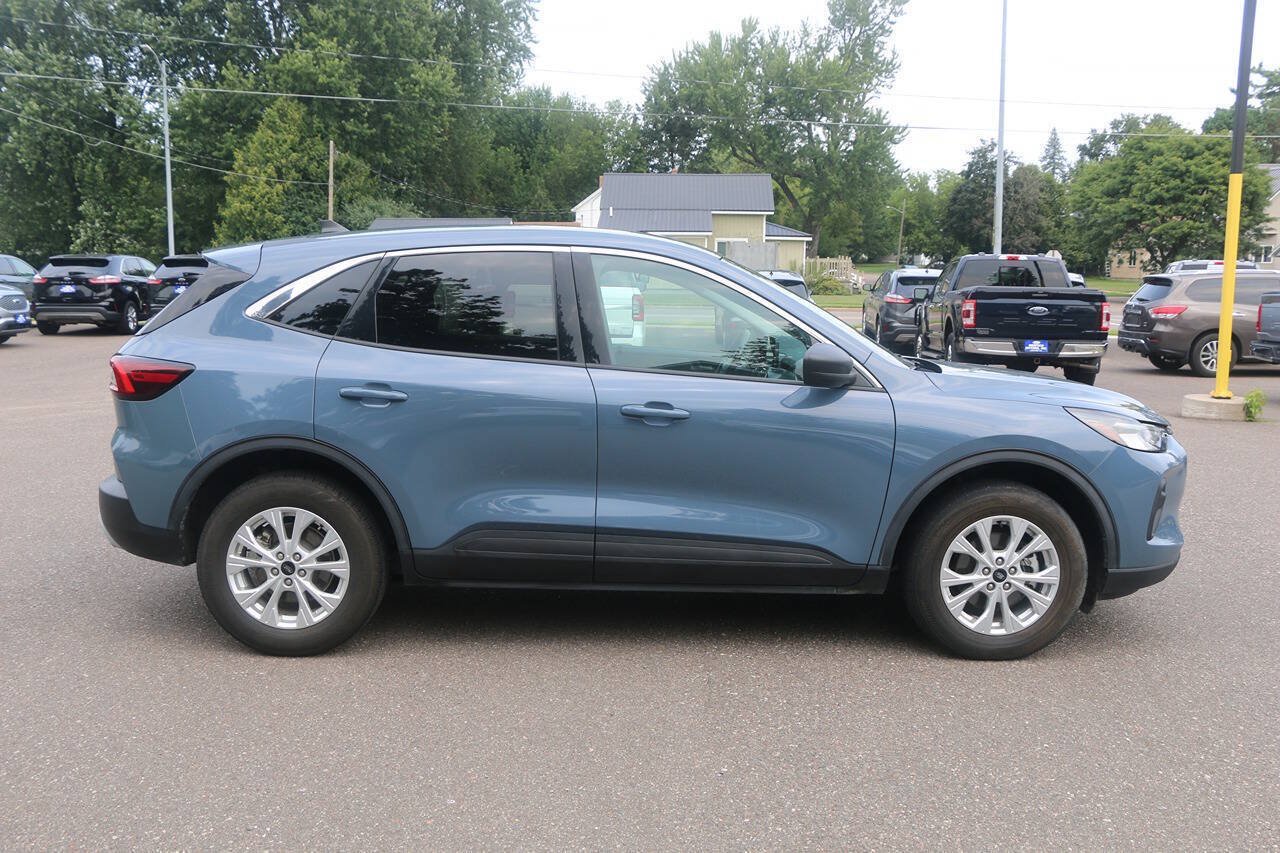 Certified 2024 Ford Escape Active AWD/4WD image 2
