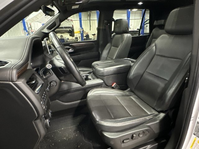 Used 2024 Chevrolet Tahoe High Country AWD/4WD image 17