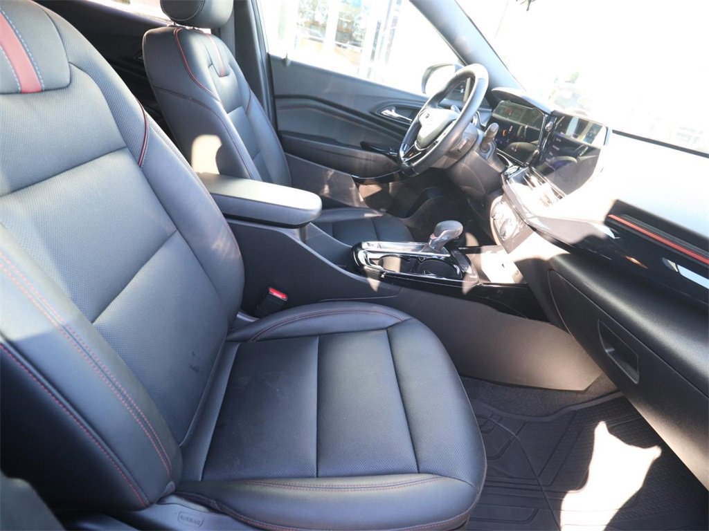 Used 2025 Chevrolet Trax RS w/ Driver Confidence Package image 12