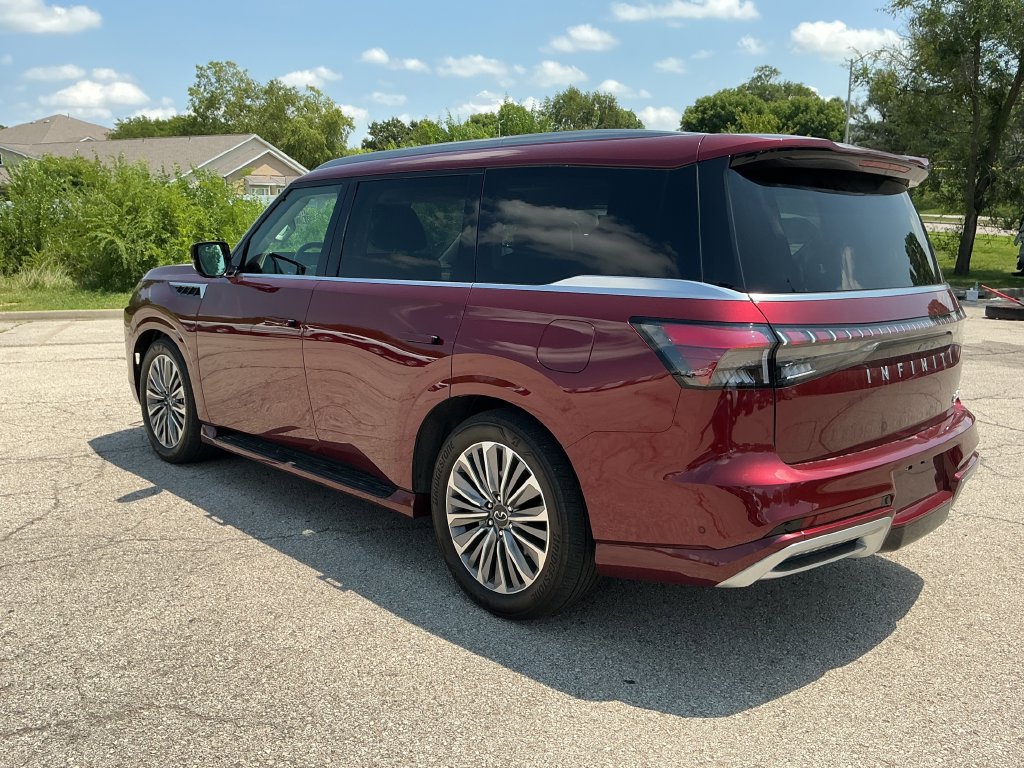 Used 2025 INFINITI QX80 Sensory AWD/4WD image 3