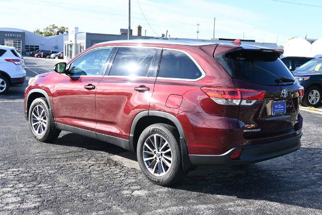 Used 2019 Toyota Highlander XLE AWD/4WD image 11