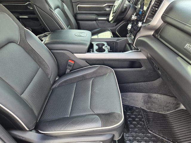 Used 2025 RAM 1500 Laramie w/ Sport Appearance Package AWD/4WD image 13