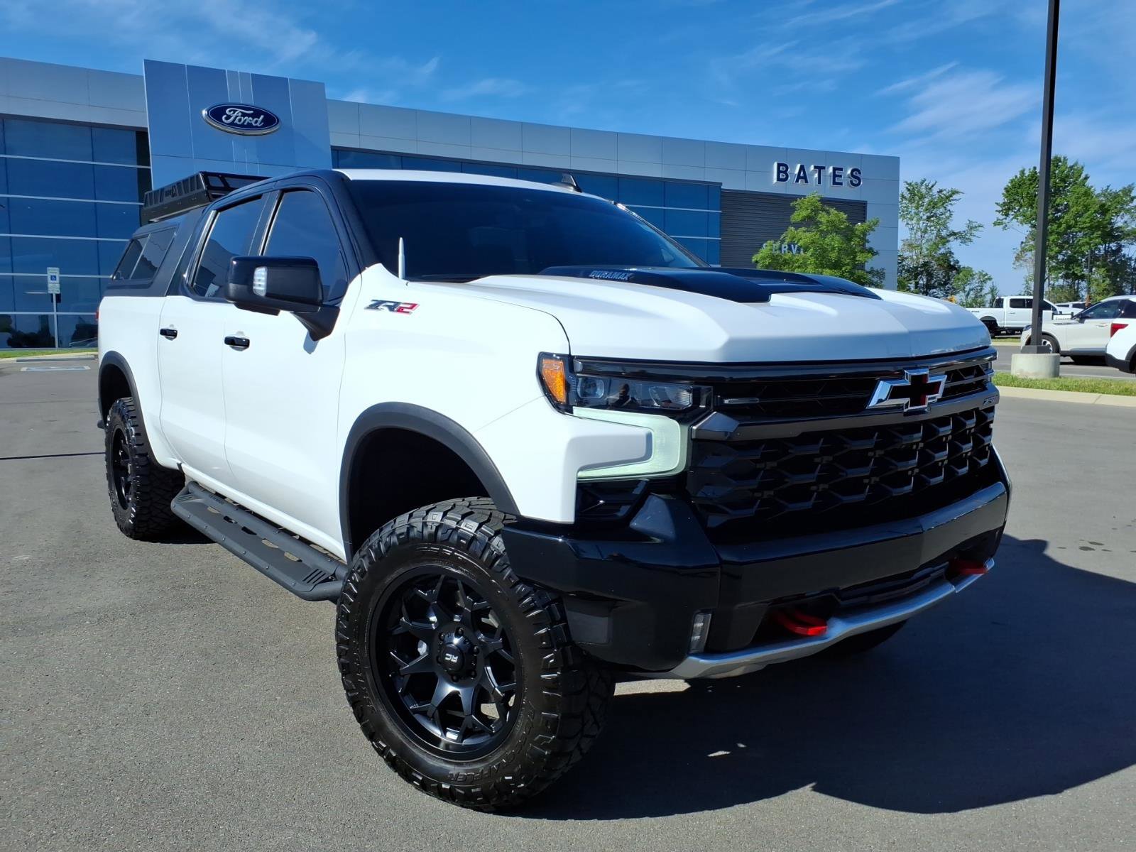 Used 2024 Chevrolet Silverado 1500 ZR2 w/ Technology Package AWD/4WD image 1