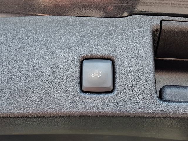 Certified 2022 Ford Escape SE w/ SE Sport Appearance Package image 30