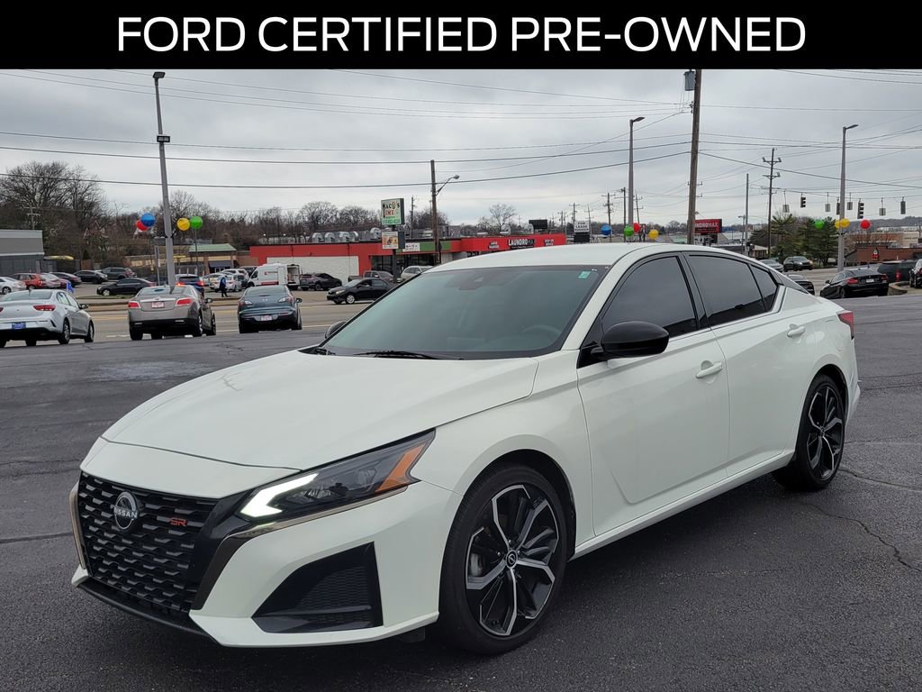 Used 2024 Nissan Altima 2.5 SR image 2