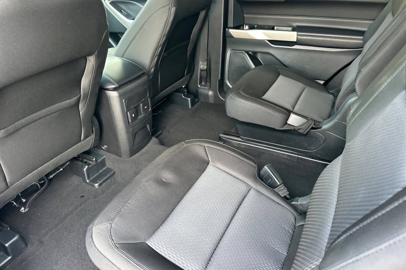 Certified 2023 Ford Explorer XLT AWD/4WD image 4