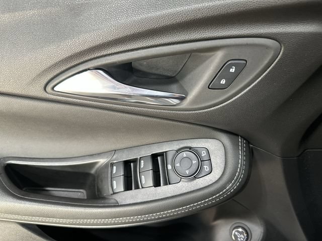 Used 2023 Buick Encore GX Select w/ Sport Touring Package AWD/4WD image 19