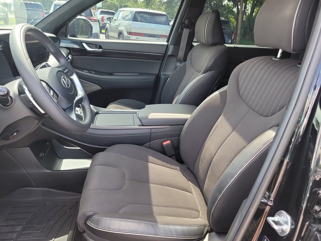 Used 2025 Hyundai Palisade Calligraphy AWD/4WD image 17