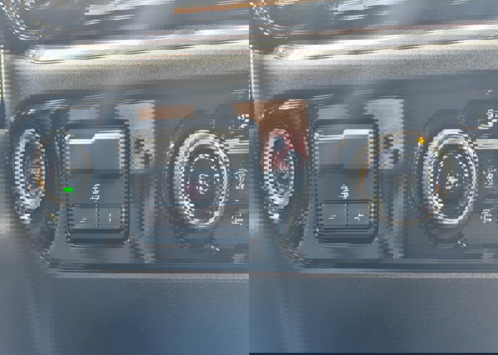 Used 2024 Chevrolet Silverado 2500 LT w/ Z71 Off-Road Package image 44