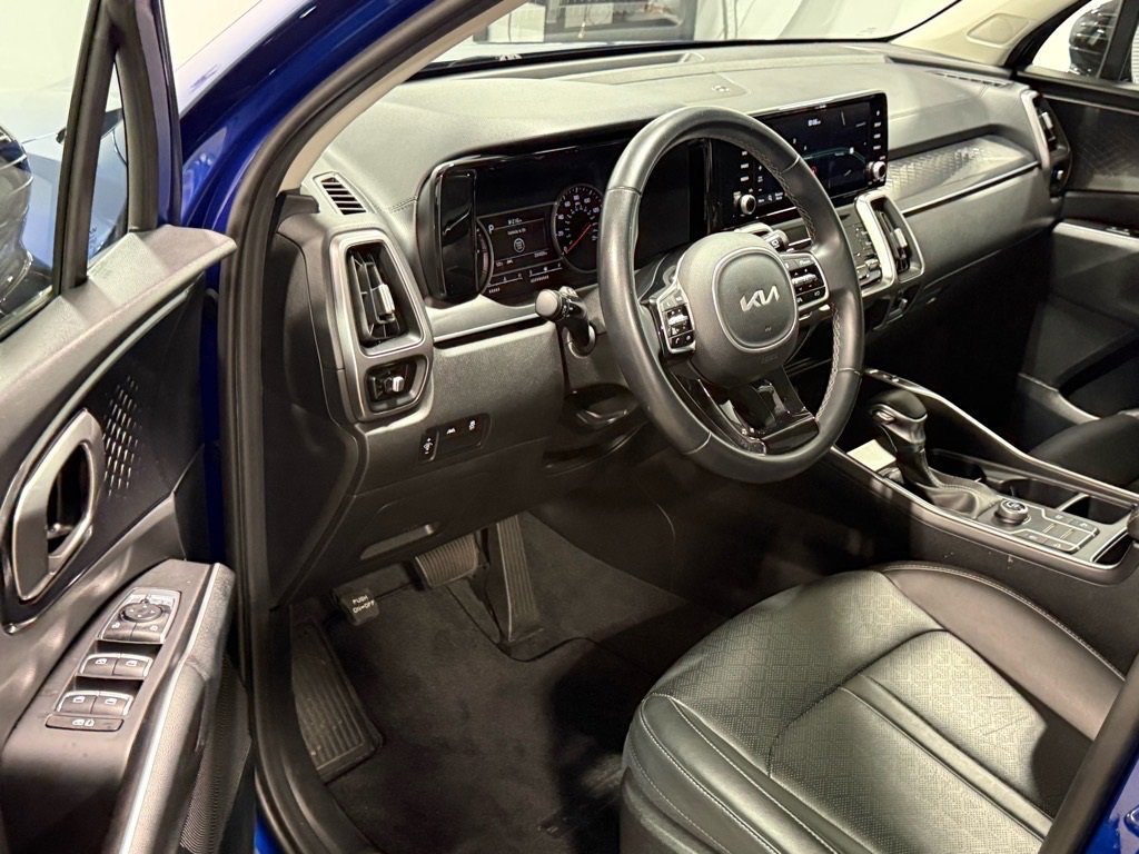 Used 2023 Kia Sorento S w/ Panoramic Sunroof Package image 10