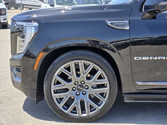 Used 2025 GMC Yukon Denali Ultimate AWD/4WD image 9