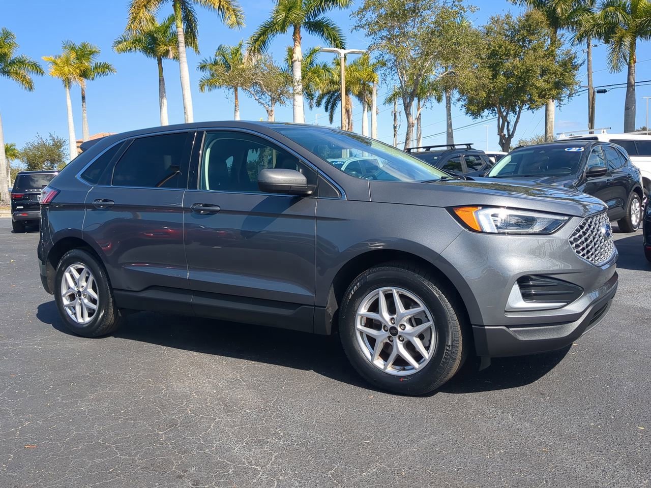 Certified 2024 Ford Edge SEL image 8