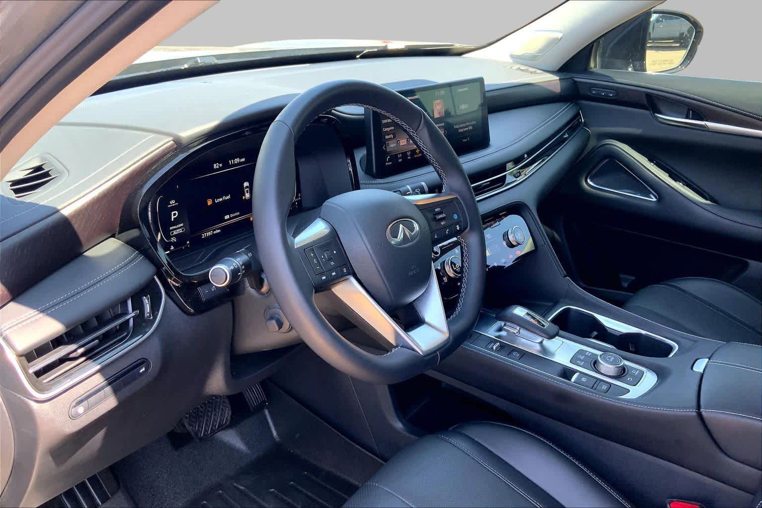 Used 2023 INFINITI QX60 Sensory AWD/4WD image 18