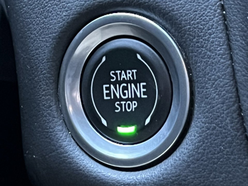 Used 2023 GMC Yukon XL AT4 image 38