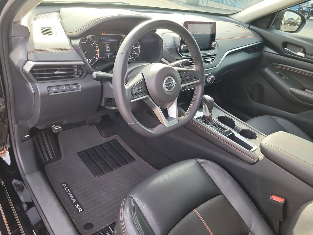 Used 2022 Nissan Altima 2.5 SR w/ Midnight Edition Package FWD image 16