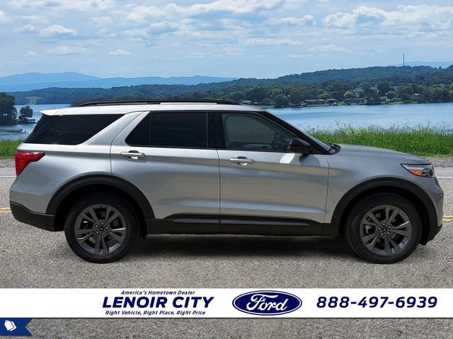 Certified 2023 Ford Explorer XLT w/ Equipment Group 202A AWD/4WD image 2