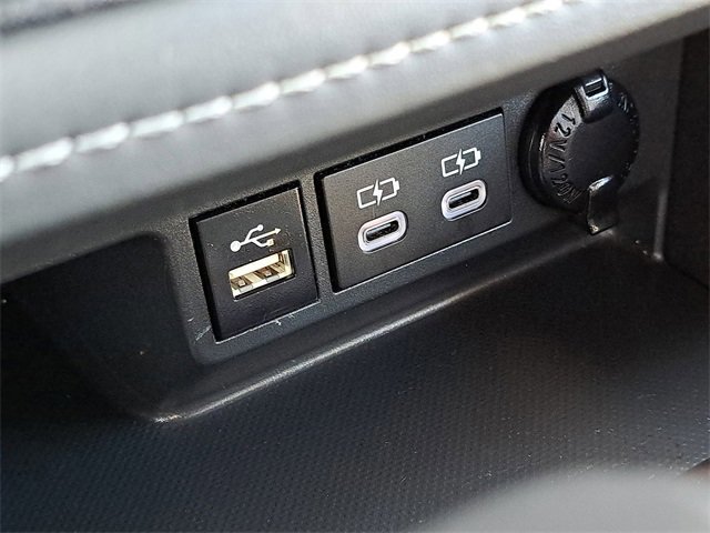 Used 2024 Toyota Highlander Platinum image 19