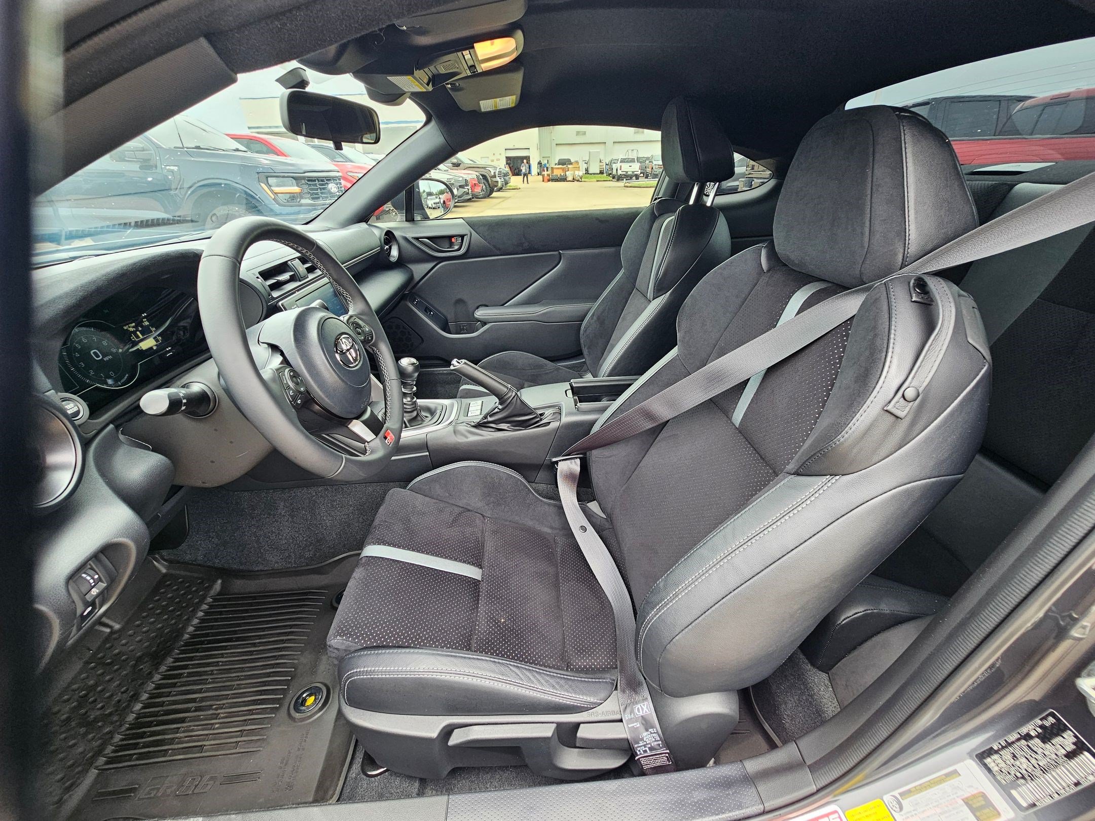 Used 2025 Toyota GR86 Premium RWD image 17