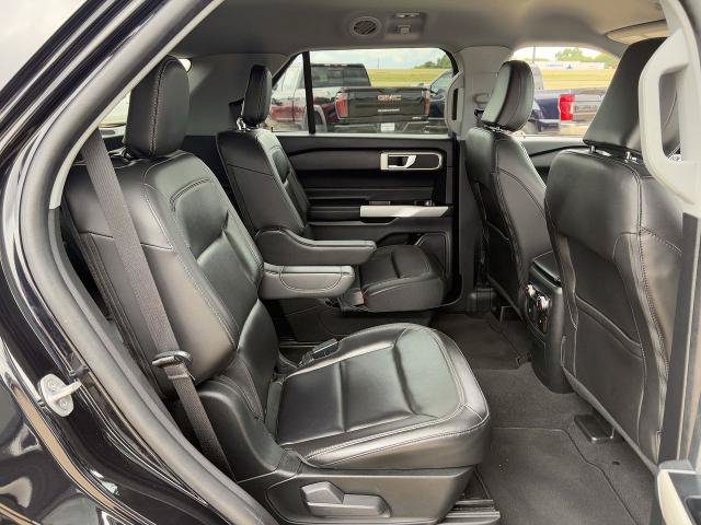 Certified 2022 Ford Explorer XLT w/ Equipment Group 202A RWD image 30