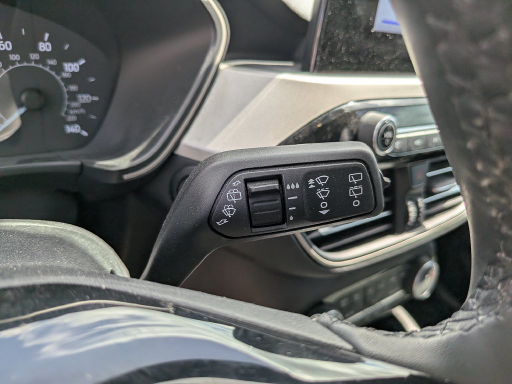 Certified 2022 Ford Escape SE w/ SE Sport Appearance Package FWD image 32