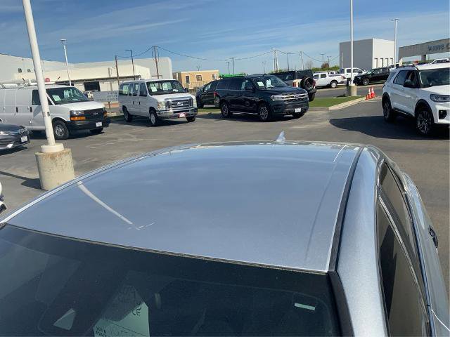 Used 2019 Toyota Camry LE image 12