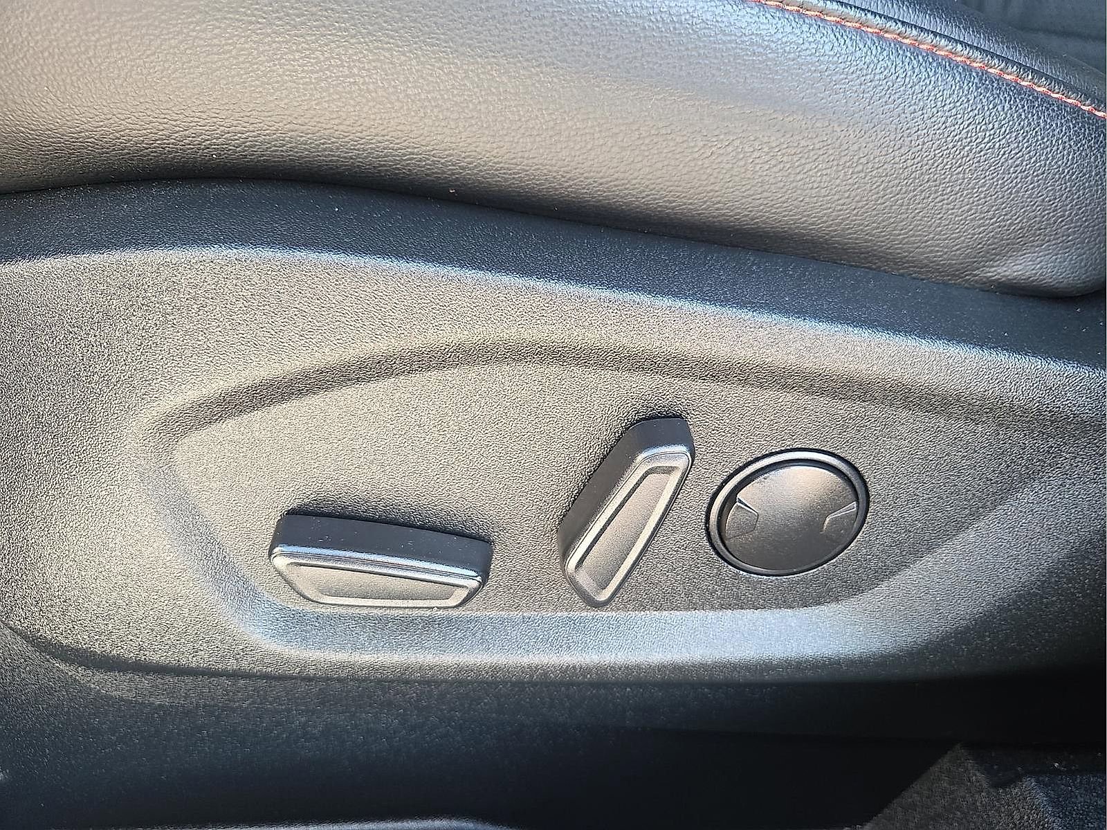 Certified 2021 Ford Edge ST-Line image 15