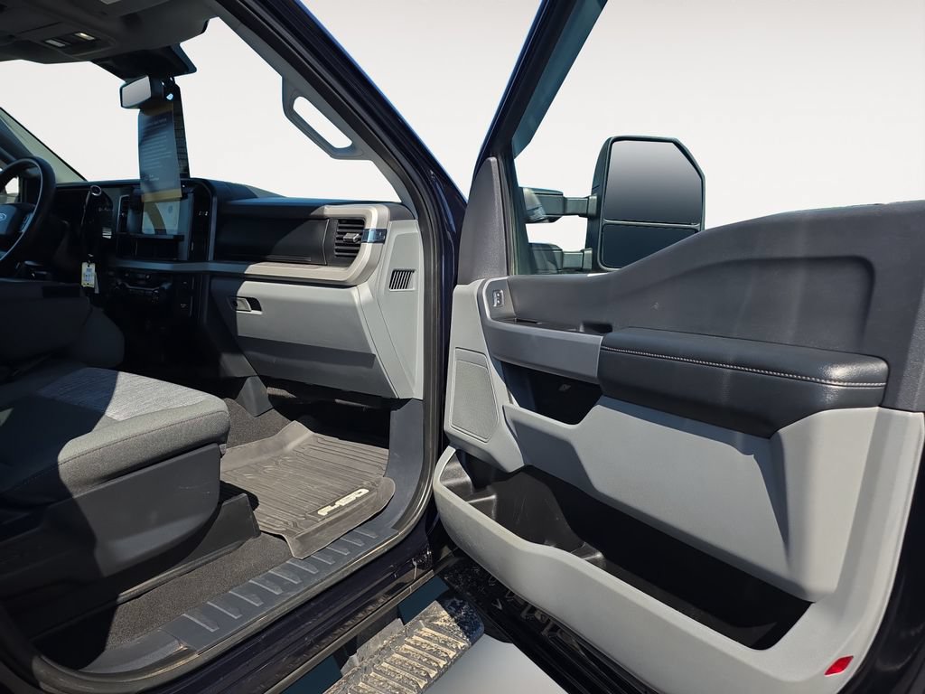 Certified 2023 Ford F350 XLT w/ FX4 Off-Road Package AWD/4WD image 9