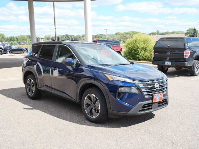 Used 2024 Nissan Rogue SV FWD image 3