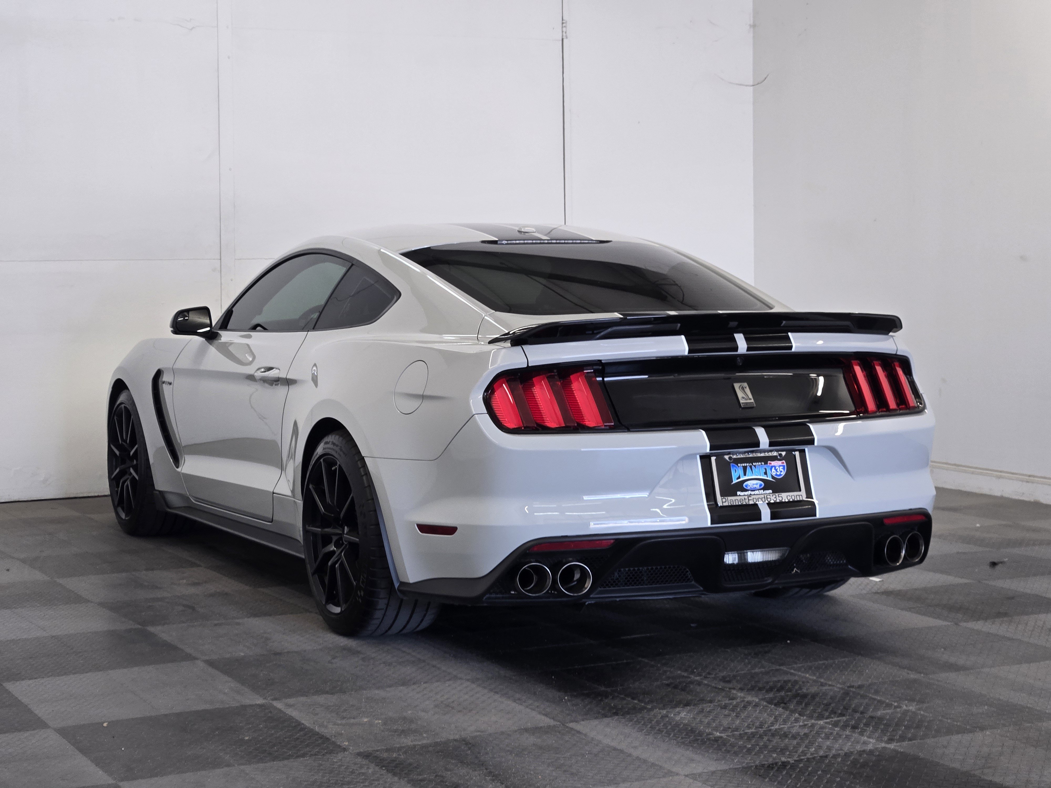 Certified 2017 Ford Mustang Shelby GT350 RWD image 5