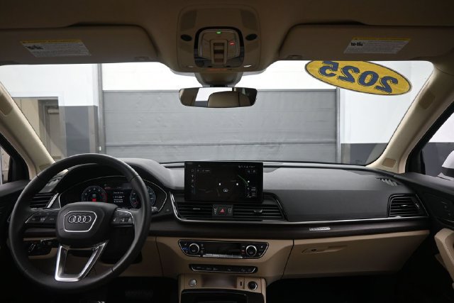 Used 2025 Audi Q5 2.0T Premium Plus w/ Premium Plus Package AWD/4WD image 23
