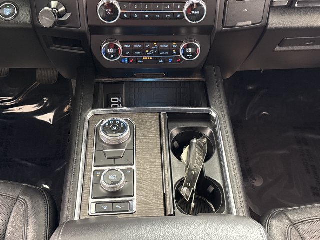 Certified 2019 Ford Expedition Limited w/ Equipment Group 302A AWD/4WD image 4