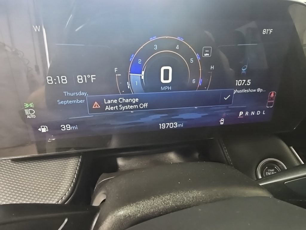 Used 2025 Chevrolet Equinox LT FWD image 2