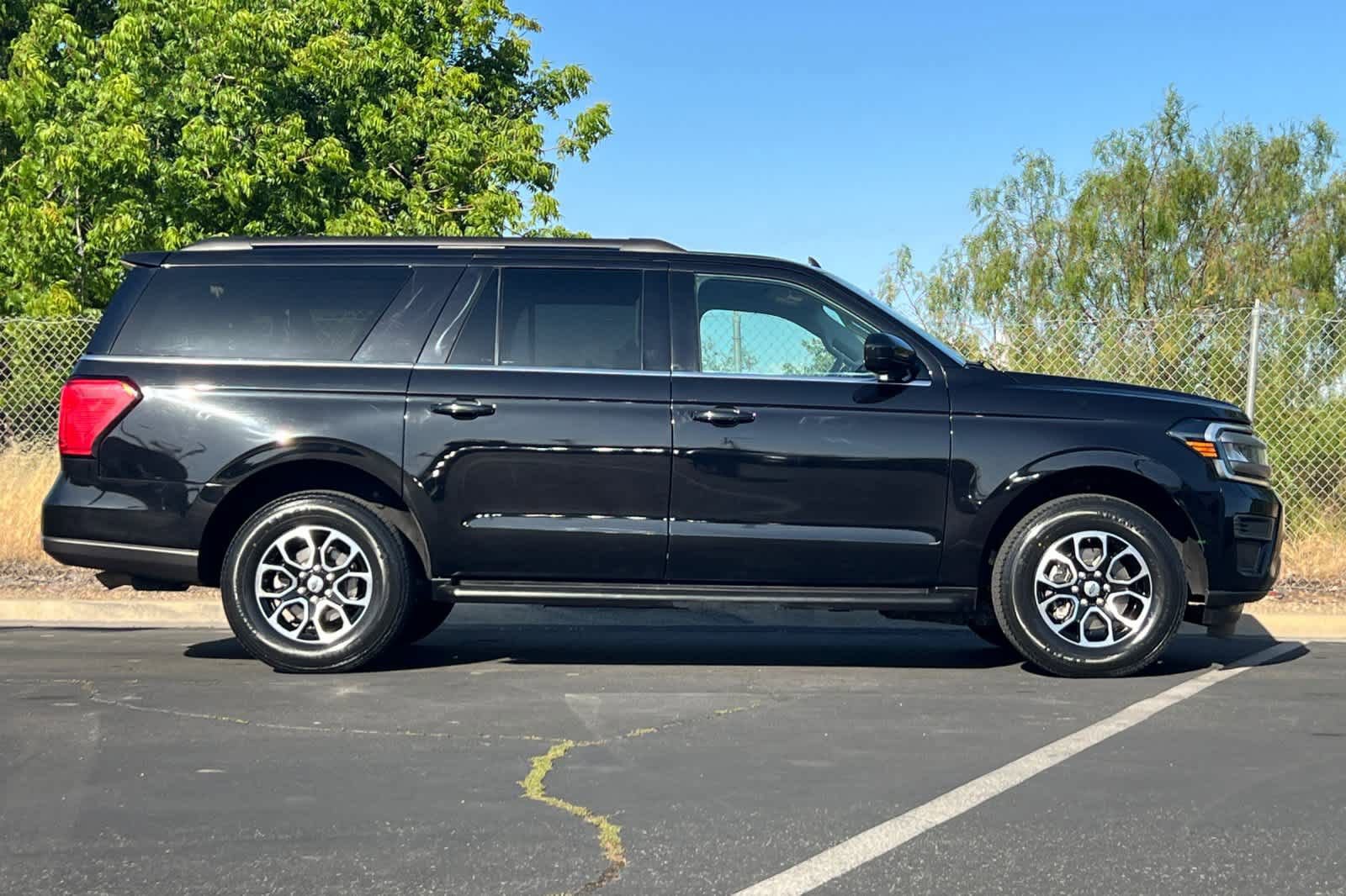 Certified 2024 Ford Expedition Max XLT AWD/4WD image 9
