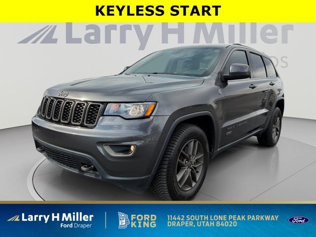 Used 2017 Jeep Grand Cherokee Laredo AWD/4WD image 1
