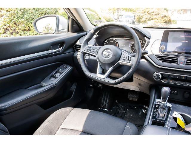 Used 2022 Nissan Altima 2.5 SV FWD image 13