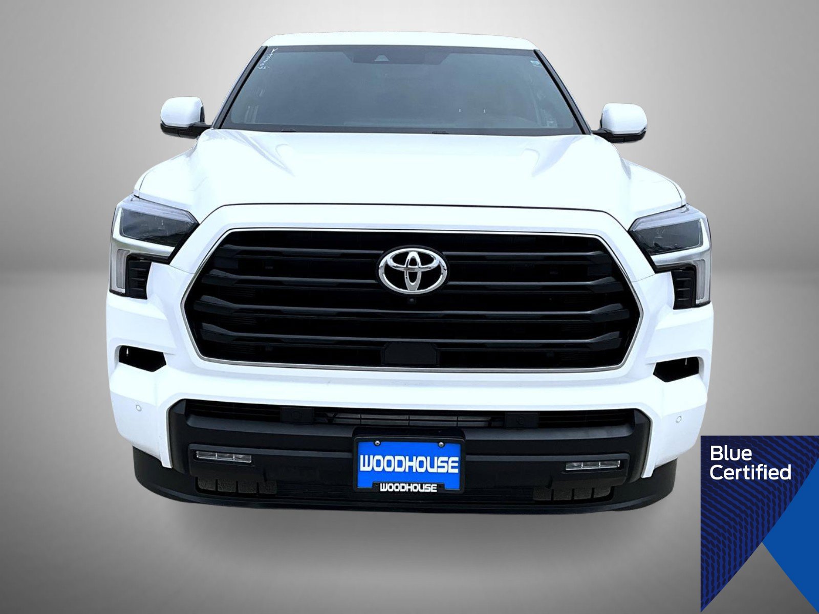 Used 2025 Toyota Sequoia SR5 AWD/4WD image 2
